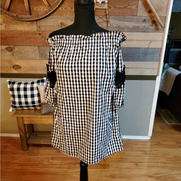 Romeo & Juliet Couture Tops - Romeo + Juliet Couture Black and White Gingham Off-Shoulder Top Tunic
